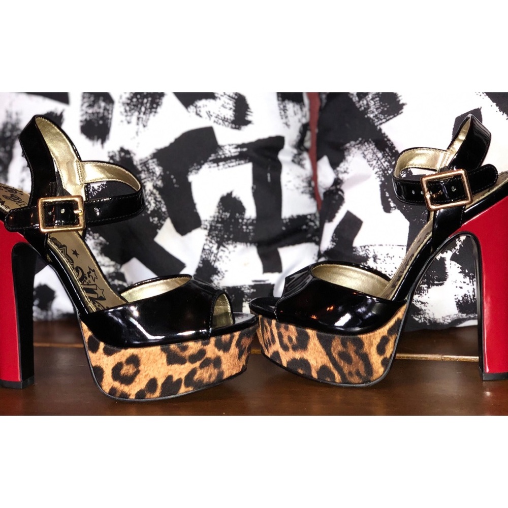BLACK & RED patent leather w/ leopard print pump